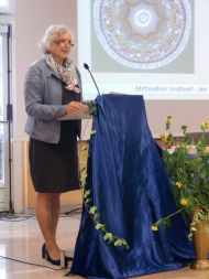 Annemarie Ralser stellt die Jahresschwerpunkte vor