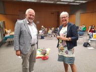 Vorsitzende der kmb Georg Oberrauch mit Irene Vieider