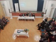 Elisabeth Kössler, Gartenbauingenieurin und Biobäuerin hält ihr Statement zu "Gesunder Boden und Saatgut"