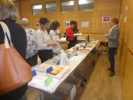 Reges Treiben am Verkaufstisch