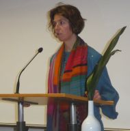 Silvia Moser von der Telefonseelsorge gibt ihr Statement ab