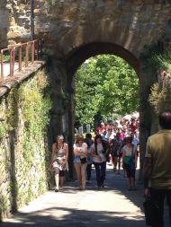 Pilgerinnen in Arezzo