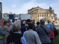 Vor der Semperoper