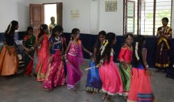 Fenster in die Welt: Ein Bleistift für Bildung - Reportage