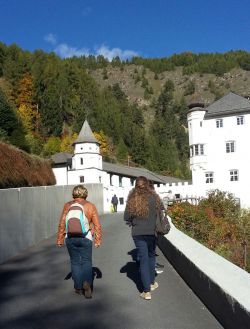 Auf dem Weg zur Benediktinerabtei