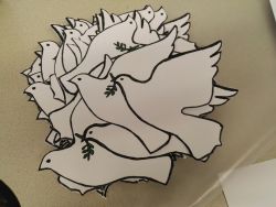 Friedenstauben für das Interreligiöse Gebet anschließend an die Diskussion